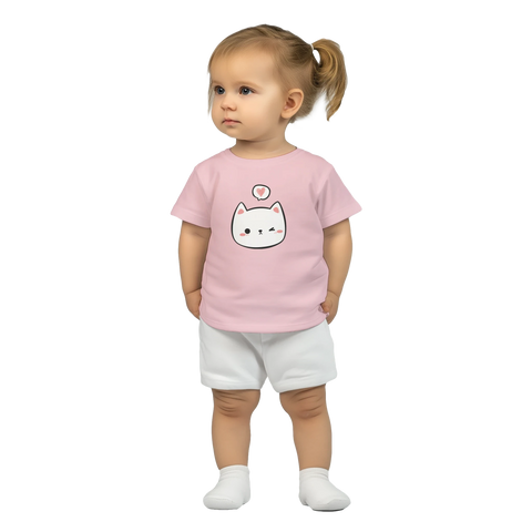 Kawaii vit katt med hjärta och blinkande öga på rosa baby t-shirt.
