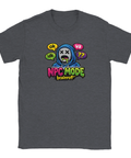 Brainrot NPC-figur i blå hoodie med pratbubblor, "NPC MODE brainrot" text i neonfärger på mörkgrå t-shirt.
