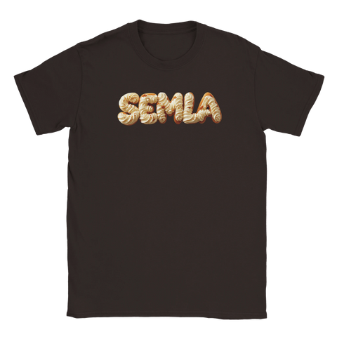 T-shirt med detaljrikt tryck föreställande bokstäver av grädde och mandelmassa