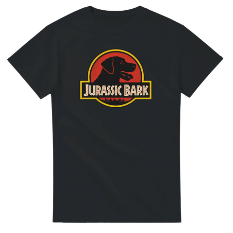 Jurassic Bark logga med svart hundprofil i röd cirkel, text "JURASSIC BARK" på svart t-shirt.