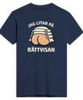 Humoristisk t-shirt i blå nyans med provokativt motiv om rättvisa