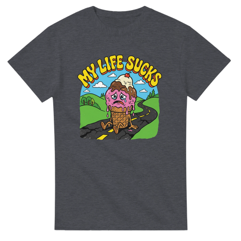 Illustration av gråtande glassvåffla med texten My Life Sucks – mörkgrå t-shirt