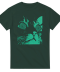 Streetwear-design med en stirrande katt i neonstil på mörkgrön t-shirt