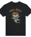 Lekfull illustration av en utter i rymddräkt tryckt på svart t-shirt