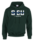 Sisu Finland-tryck med vit text och blått kors på mörkgrön Gildan Heavy Blend hoodie.