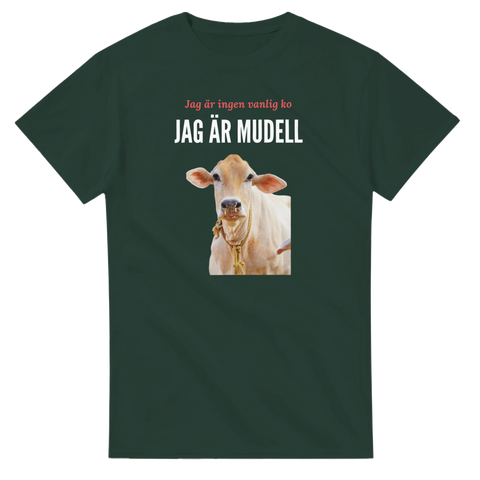 Ordvits-design med en ko och texten Jag är mudell på en mörkgrön t-shirt