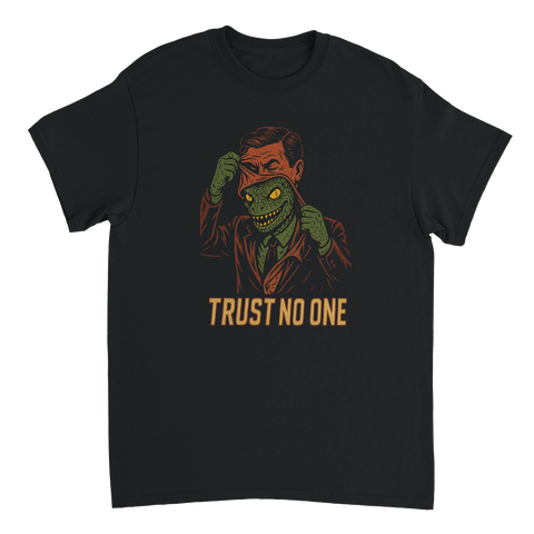 Reptilman-tryck med texten "TRUST NO ONE" på svart t-shirt.