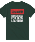 Provokativ t-shirt med politiskt budskap tryckt på mörkgrön bakgrund