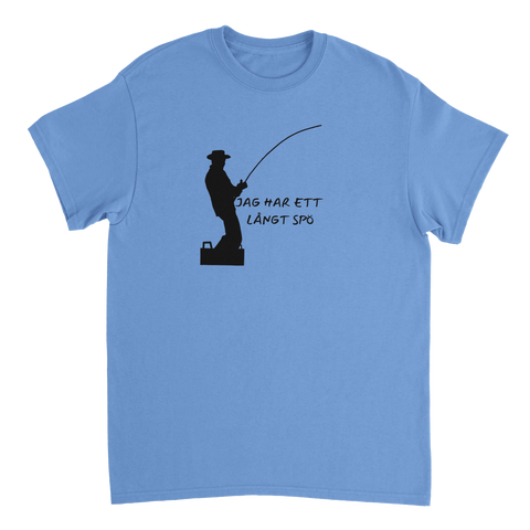 Ljusblå t-shirt med skämtsam illustration av fiskare och långt spö