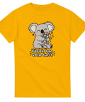 Orange t-shirt med en koala som kramar en mus och texten Kärlek kan vara tufft.