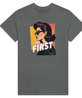 Självsäker kvinna i pop art-stil med starka kontraster – motiv-t-shirt