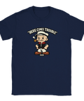 Klassisk vintagedesign med texten Here Comes Trouble på marinblå t-shirt
