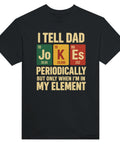 T-shirt med färgade bokstavsrutor och en engelsk ordvits om dad jokes och kemi