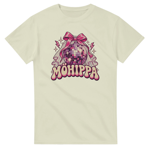 Ljusgul t-shirt med texten ”Möhippa”, discokula, rosa rosett och brudslöja.