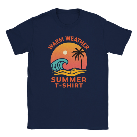 Klassiskt semestermotiv med sol och hav – grafiskt tryck på marinblå t-shirt