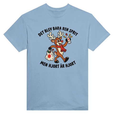 Ljusblå t-shirt med en hjort, flaska och texten ”Det blev bara ren sprit – men hjort är hjort”.