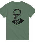 Svartvitt porträtt av Tage Erlander på grön t-shirt – grafisk t-shirt för historieintresserade