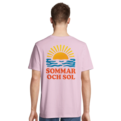 Stilren retro-grafik av en solnedgång – rosa t-shirt för soliga dagar