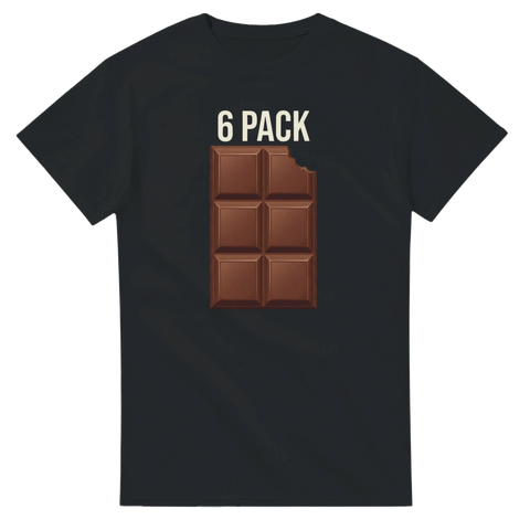 Grafiskt tryck av en chokladkaka med texten 6 pack – humoristisk t-shirt