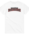 Vit t-shirt med texten Dags för en bensträckare i collegebokstäver.