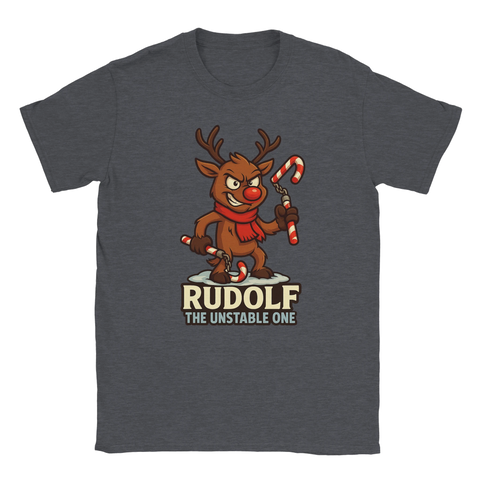 Julmotiv t-shirt i mörkgrå med Rudolf ren som håller polkagrisar som vapen