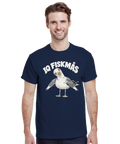 Modell i en marinblå t-shirt med en tecknad mås och texten IQ Fiskmås.