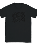 Svart t-shirt med en diskret men uppkäftig textdesign i mörka toner