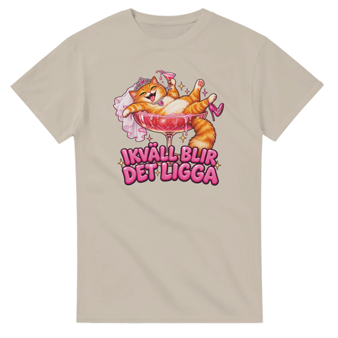 Beige t-shirt med katten i cocktailglas, brudslöja och texten ”Ikväll blir det ligga”.