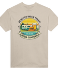 Retro emblem med husvagn och öl på beige t-shirt – Böda Camping