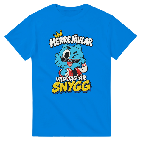 Självsäkert seriefigursmotiv med textbaserad design på blå t-shirt