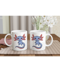 Mugg med en blå axolotl med rosa gälar.