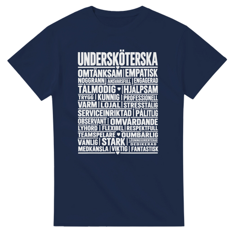 T-shirt med ordet Undersköterska och egenskaper som omtänksam, hjälpsam och lyhörd