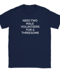 Mörkblå t-shirt med statement-design och socialt utmanande budskap