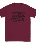 Vinröd t-shirt med ett spetsigt budskap i en surrealistisk font