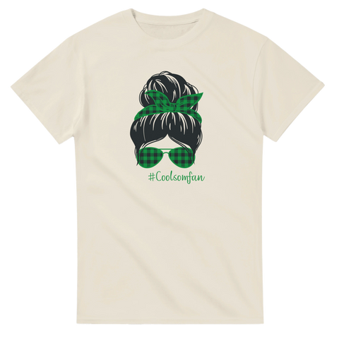 Kaxigt tryck med pilotglasögon och bandana i grönt – naturvit t-shirt