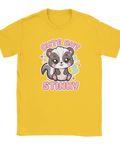 Gul t-shirt med tryck av en söt skunk och texten "Cute but Stinky".