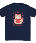 Marinblå t-shirt med en uttrycksfull och kärleksfull kattillustration