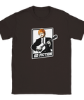 Ed Sheeran popkonstporträtt med gitarr, text "ED FICTION" på mörkbrun t-shirt.