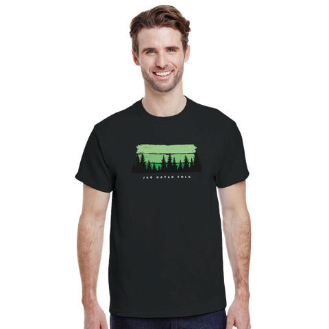 Svart t-shirt med ett grönt skogslandskap och texten "JAG HATAR FOLK".