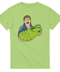 Satirisk teckning av camping-entusiast med grön foppatoffel – limegrön t-shirt