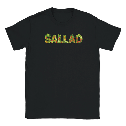 SALLAD" text med grönsaker som salladsblad, tomater, gurka och morötter på svart t-shirt.