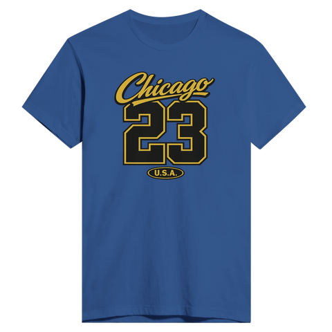Chicago 23 U.S.A. texttryck i gult och svart på en kungsblå t-shirt med rund hals, sportig stil.