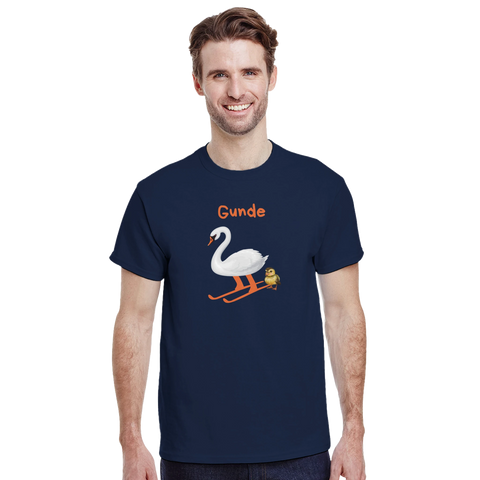 T-shirt med svenskt skidmotiv och texten Gunde