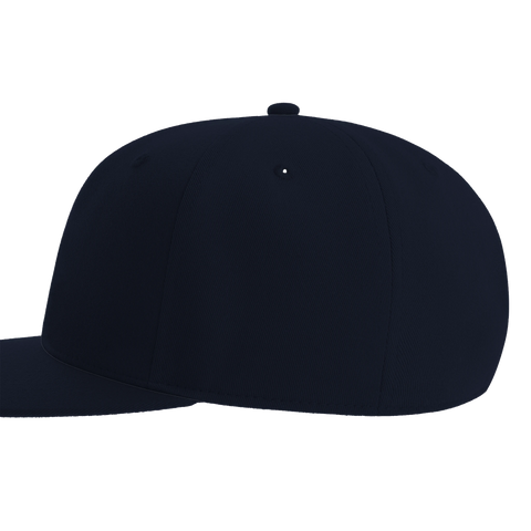 Mörkblå snapback-keps med platt skärm, enkel och stilren design.
