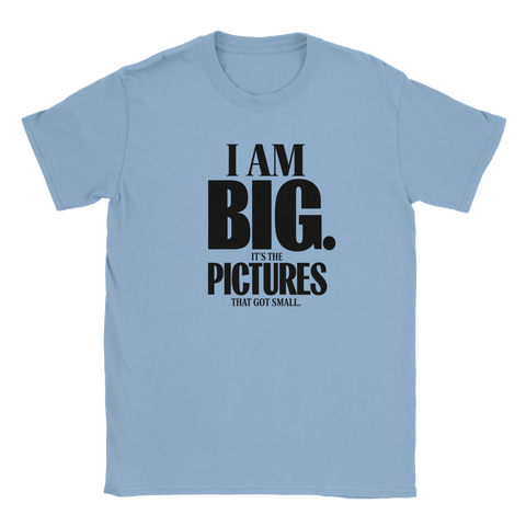 Ljusblå t-shirt med ett nostalgiskt citat för filmälskare