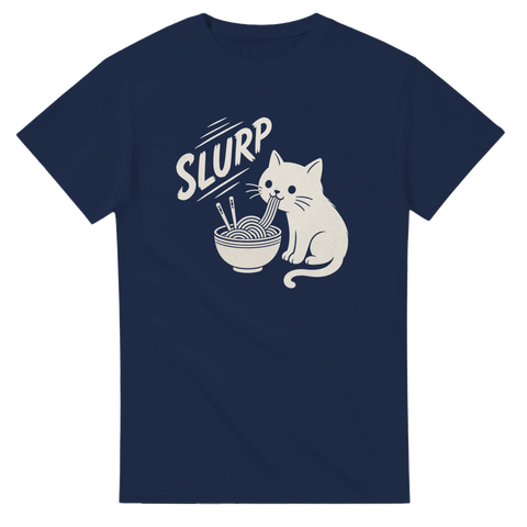 Grafiskt tryck av katt som slurpar nudlar – t-shirt för kattälskare