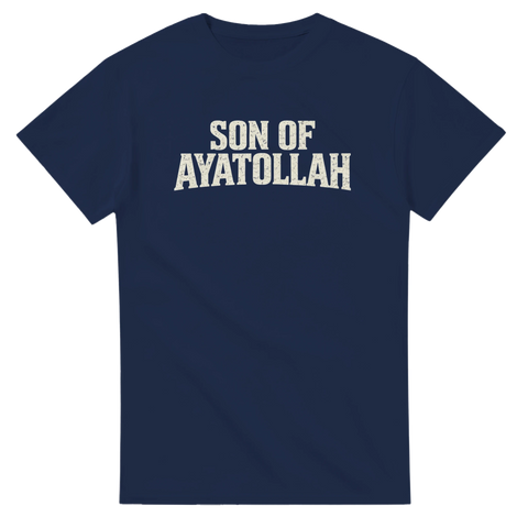 Marinblå t-shirt med statement-design och politisk ironi
