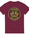 Cerveza och taco-design i varma toner på en mörkröd t-shirt