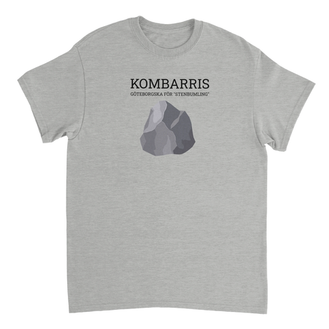 Grafisk illustration av en stenbumling med texten Kombarris på grå t-shirt