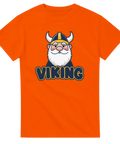 Tecknad viking med skägg och hornhjälm, text "VIKING", på orange t-shirt.